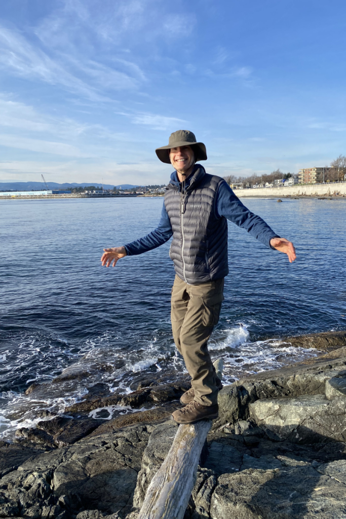 Arne Pedersen outdoors by the ocean in Victoria BC offering calm supportive hypnotherapy for emotional healing and chronic pain
